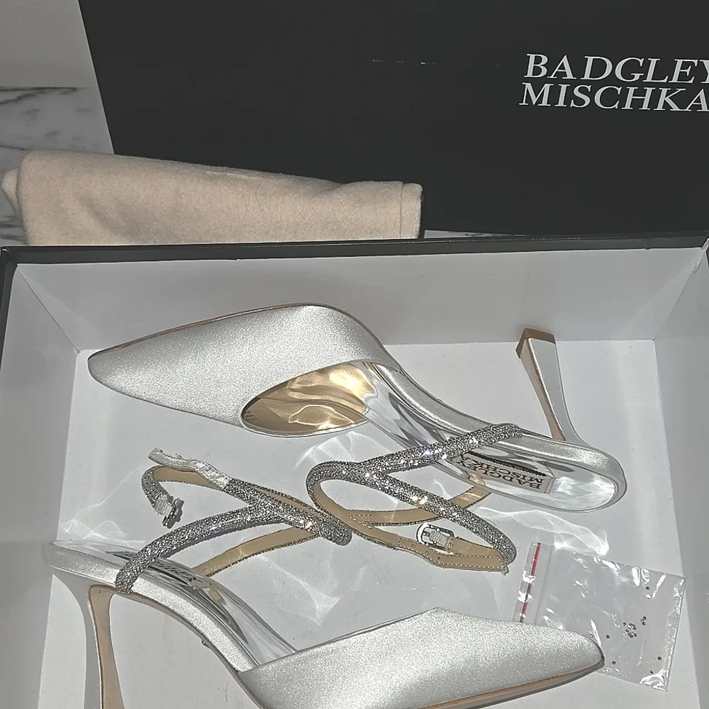 Badgley Mischka Kamilah Pointed Toe Stiletto - Picture 5 of 14